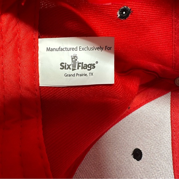 DC Comics- Men's Harley Quinn Embroidered Red Snapback Flat bill Cap- Six Flags - Picture 10 of 11